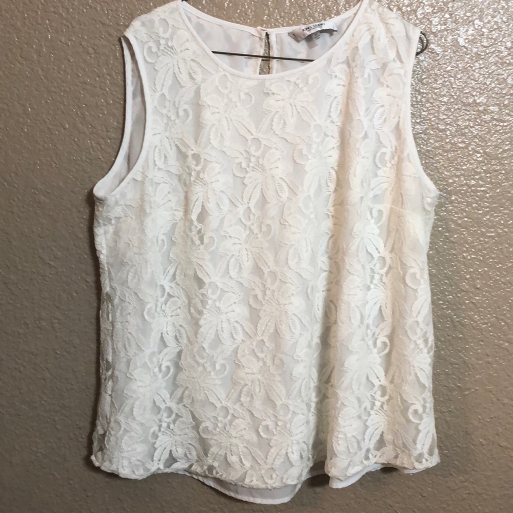 Jones Studio - Lacy Sleeveless Top - 2X
